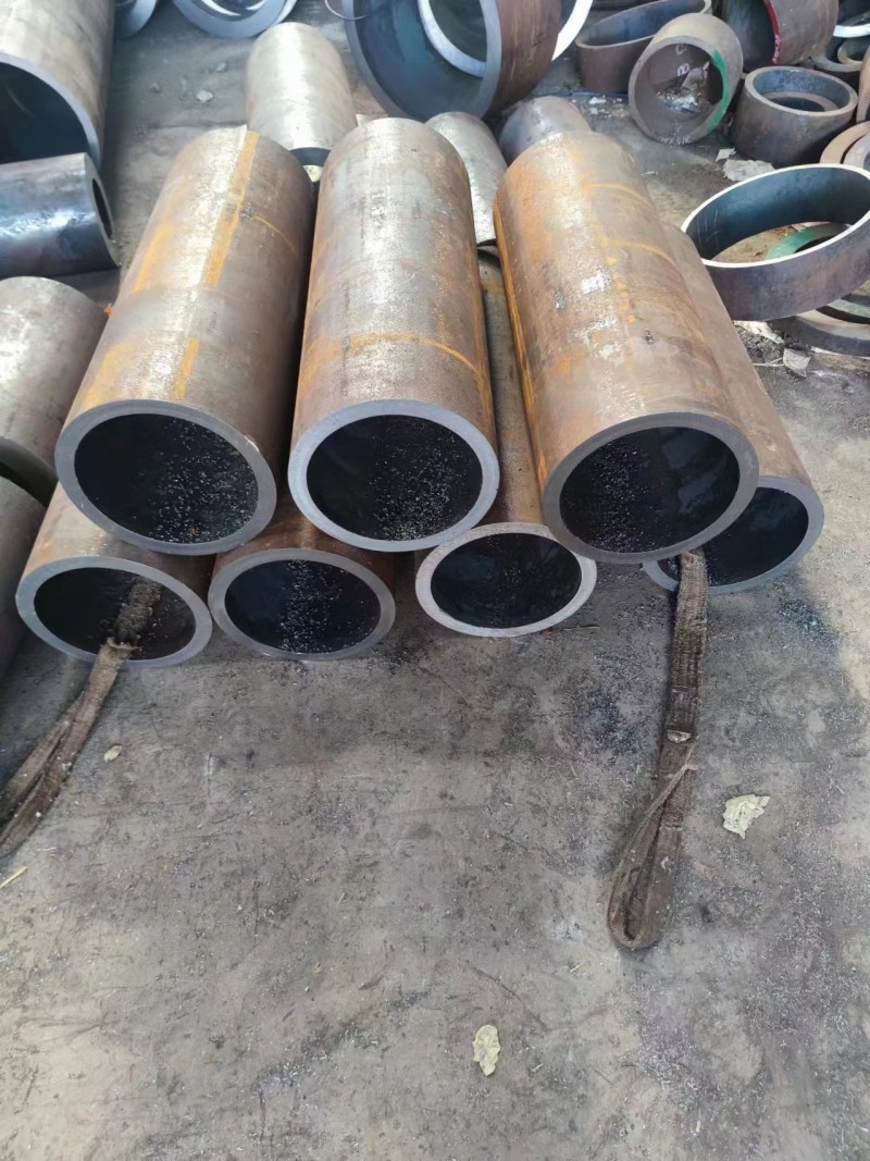 城北城北城北12Cr1MovG无缝钢管切割